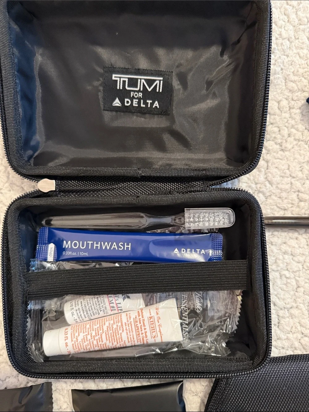 Vintage TUMI for Delta Hard Case – Black Glossy Diagonal Pattern ✈️